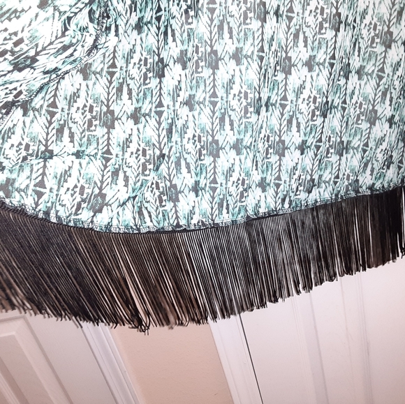 Maurice's Size 2/3 Plus Size Ikat Print Kimono Style Overlay Jacket With Fringe - Picture 5 of 8